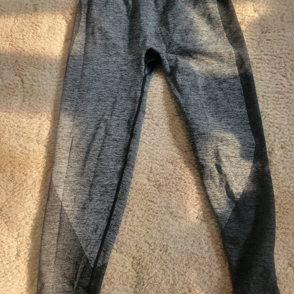 Women's PINK seamless leggings size L